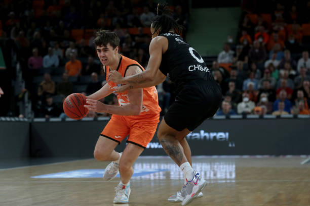 借在国际大 借在国际大