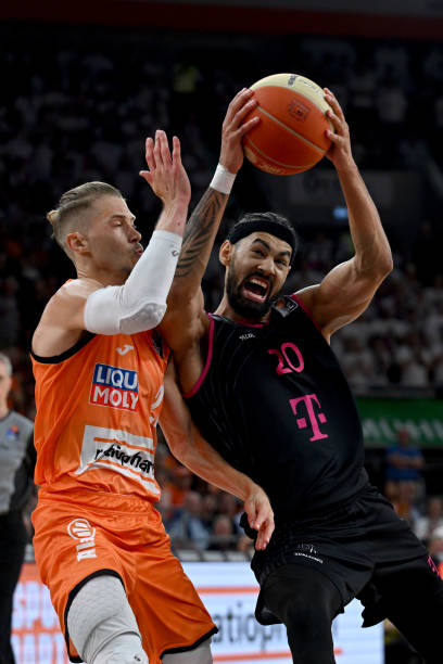 尤其是在东 尤其是在东